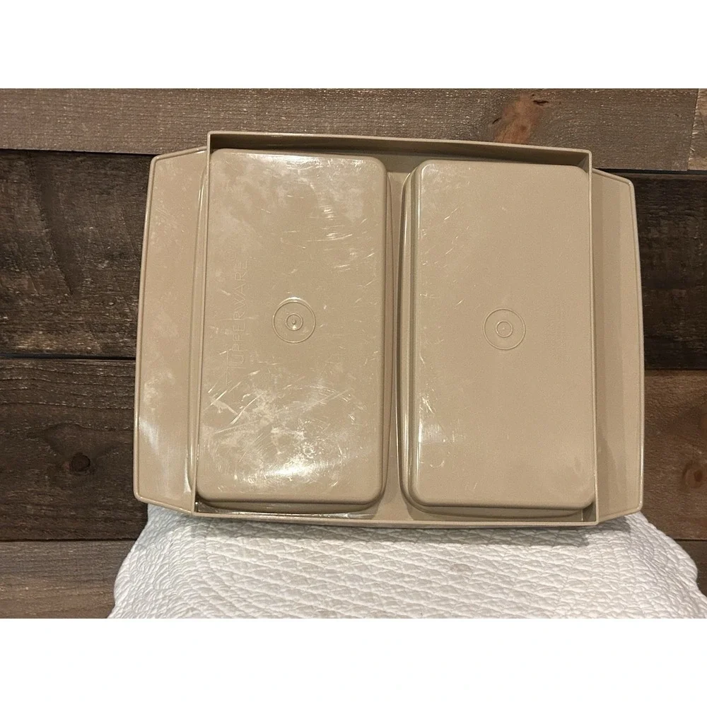 Vintage Tupperware Deviled Egg Keeper Carrier‎ Tan White #723 Holds 16